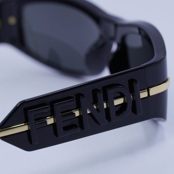 ?️ New Fendi FE40120I 01A Sunglasses - Shiny Black Frame, Smoke Lenses main image 8